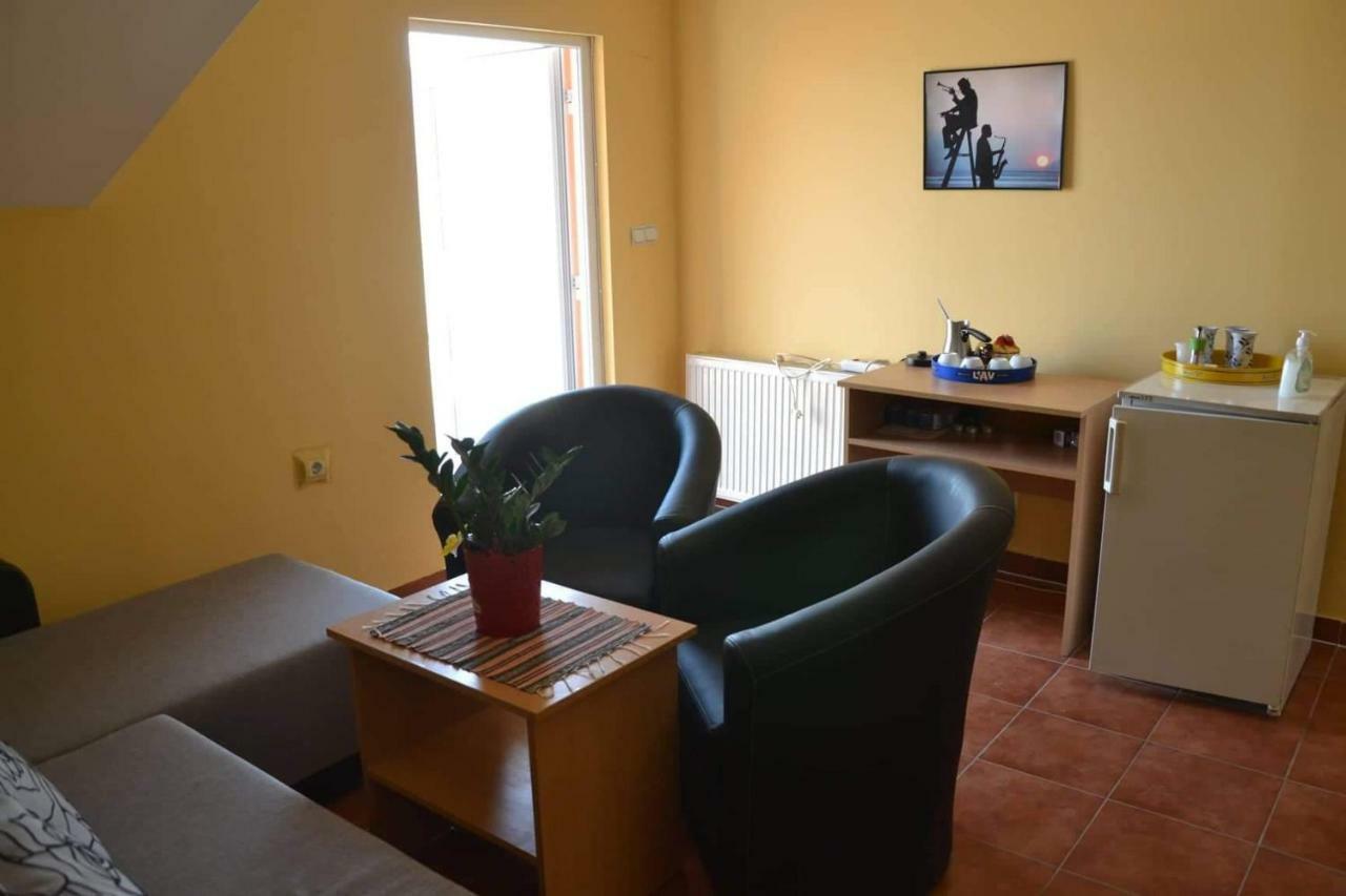 Guest House Bole Винци Экстерьер фото